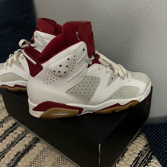 Jordan Retro 6 Size 9.5 - Picture 3 of 6